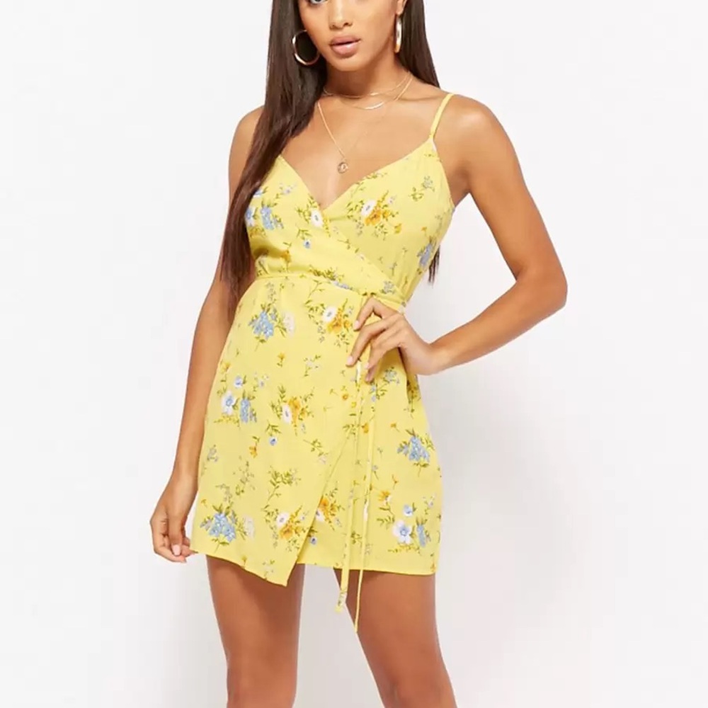 FOREVER 21 Women Yellow Printed Wrap Dress - Picture 4 of 5